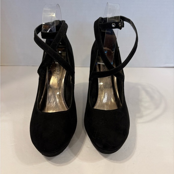 Dominique Nicole black faux suede cross strap block heels shoes size 7M - Picture 1 of 9